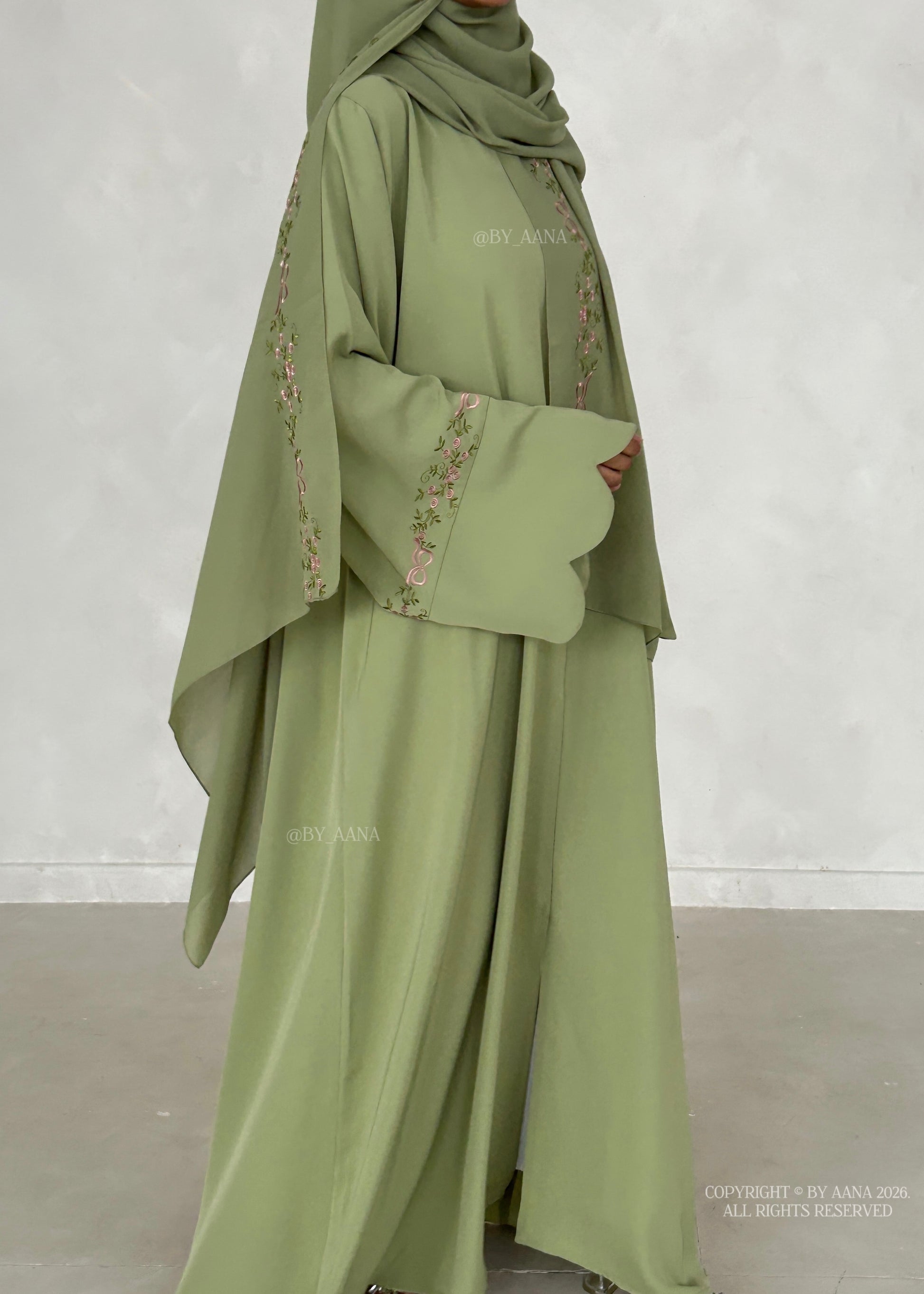 Rosette Abaya