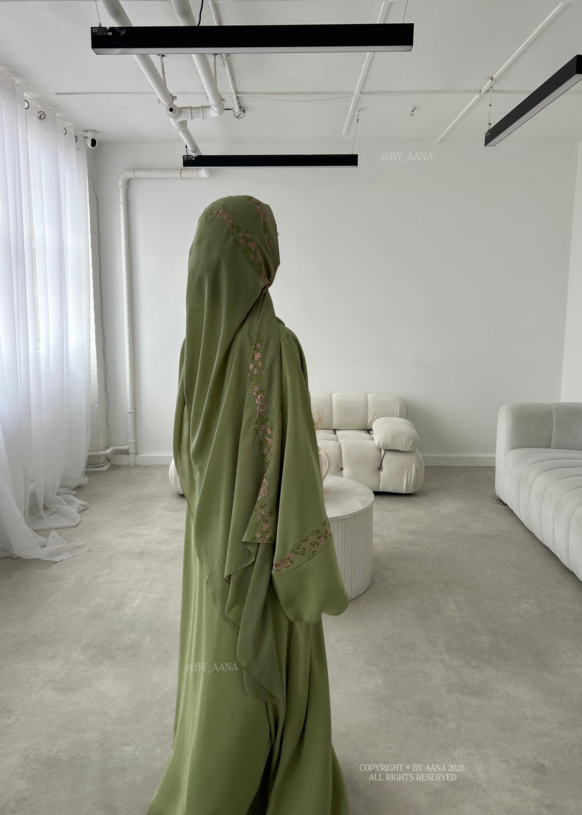 Rosette Abaya