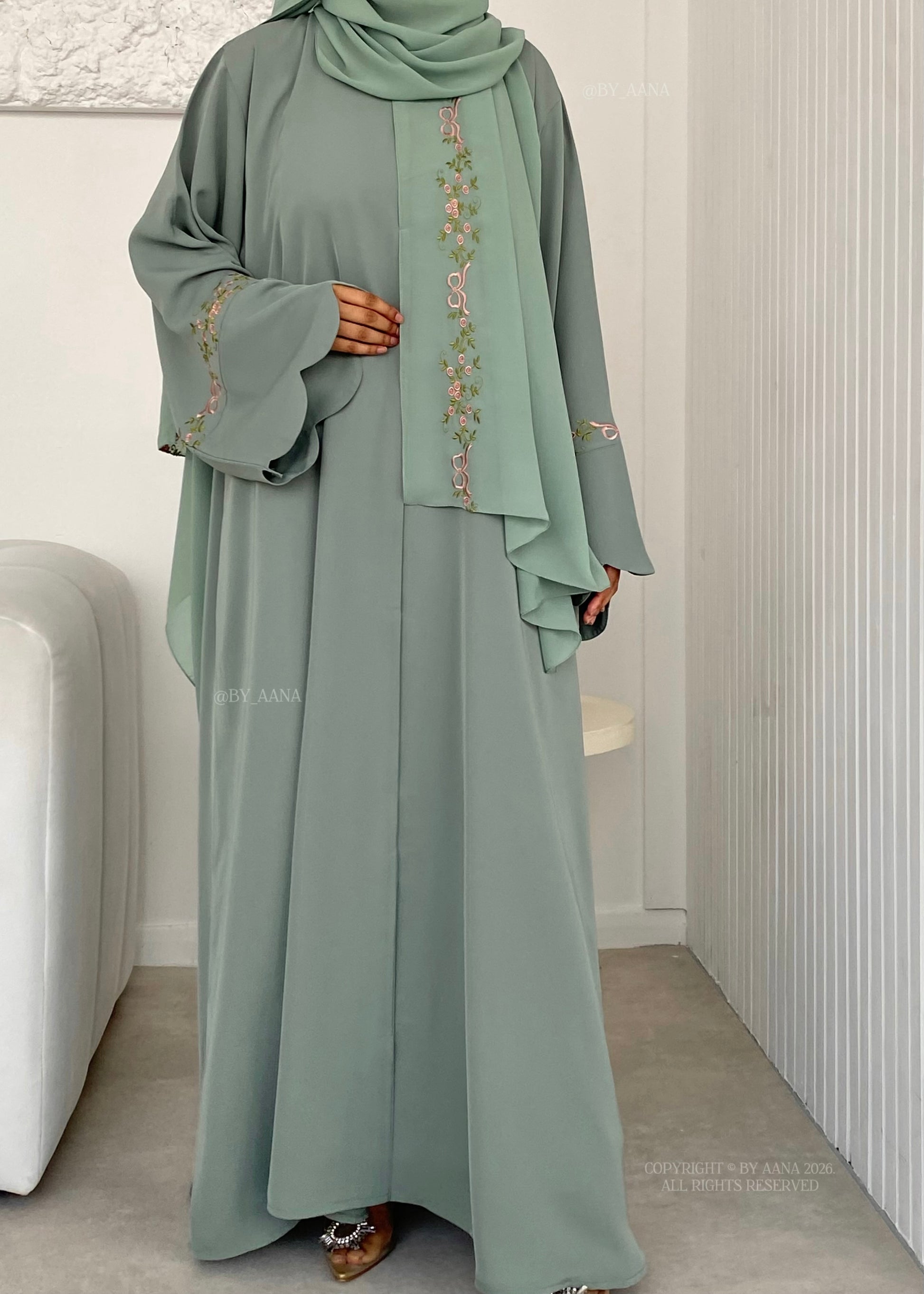 Rosette Abaya