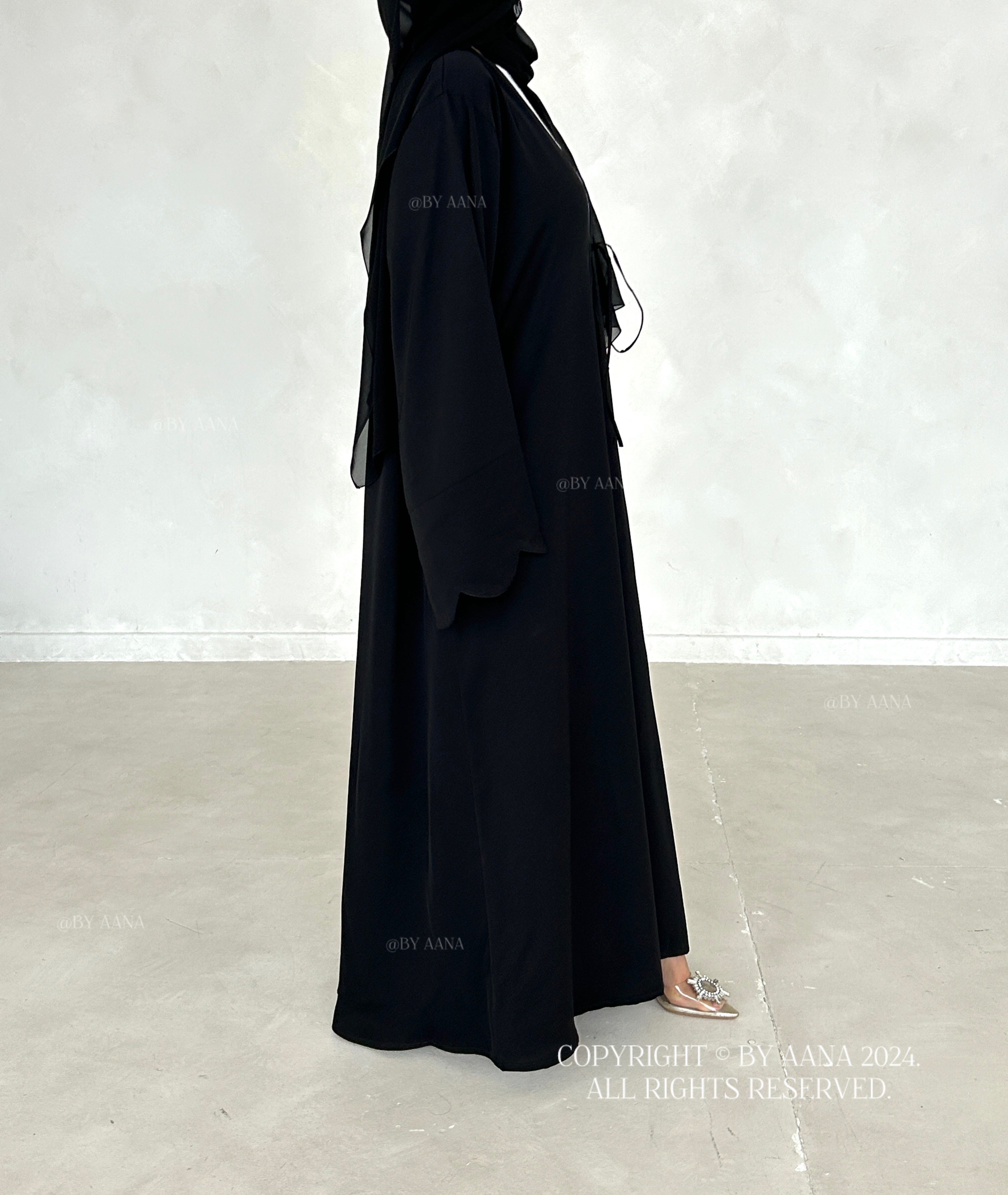 Forget Me Knot Abaya- Black