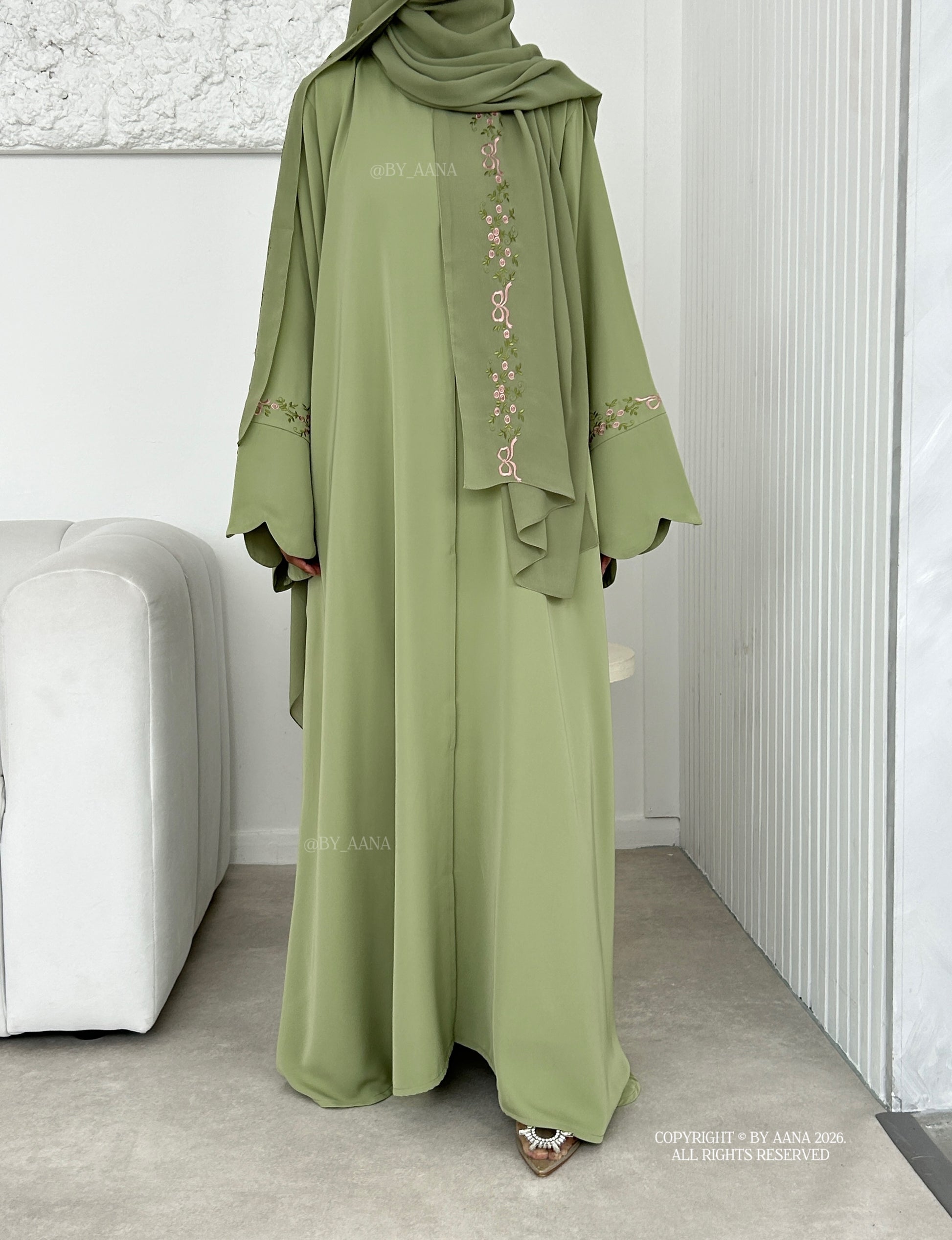 Rosette Abaya