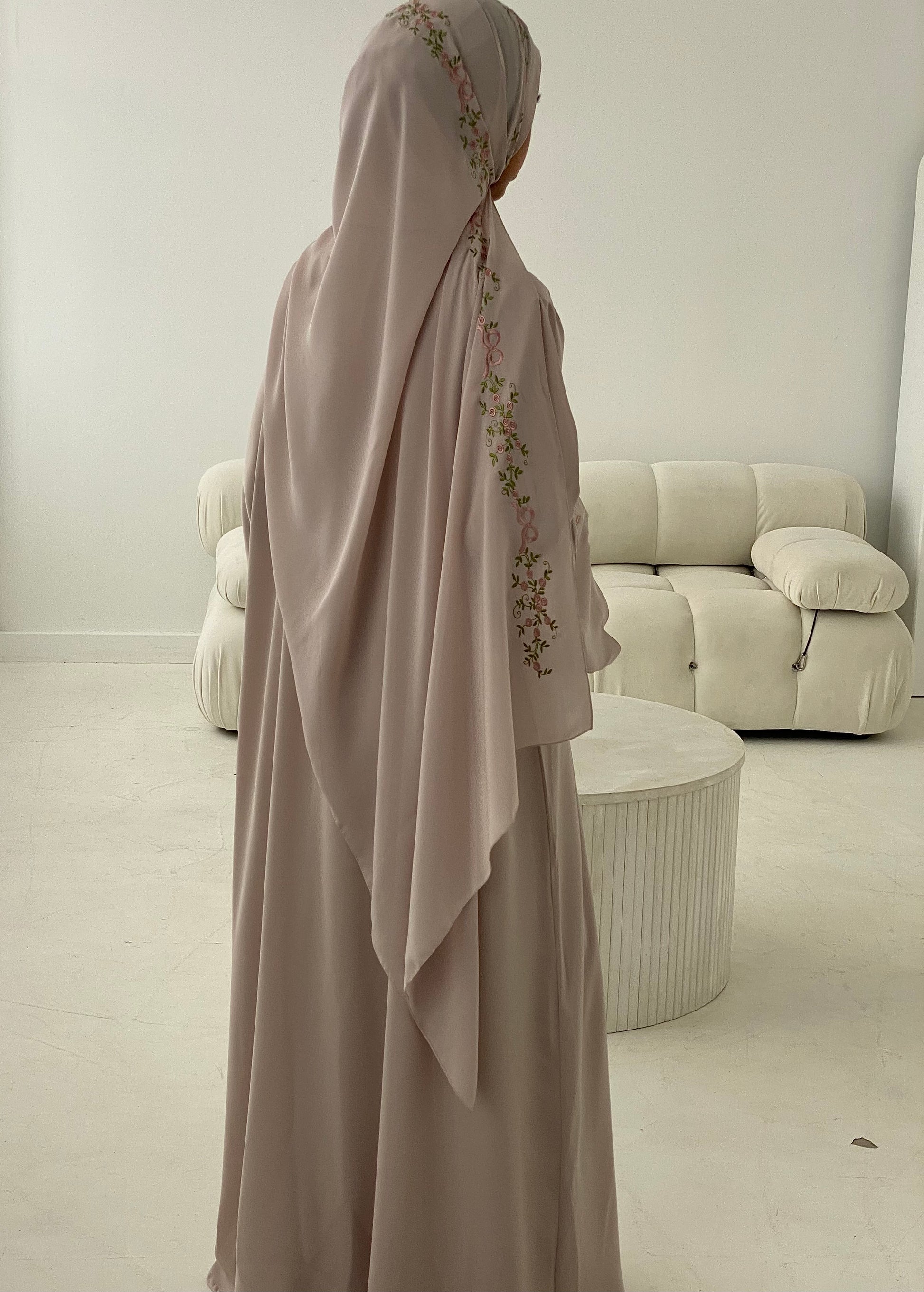 Rosette Abaya