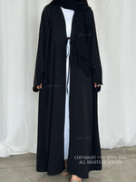 Load image into Gallery viewer, Forget Me Knot Abaya- Black
