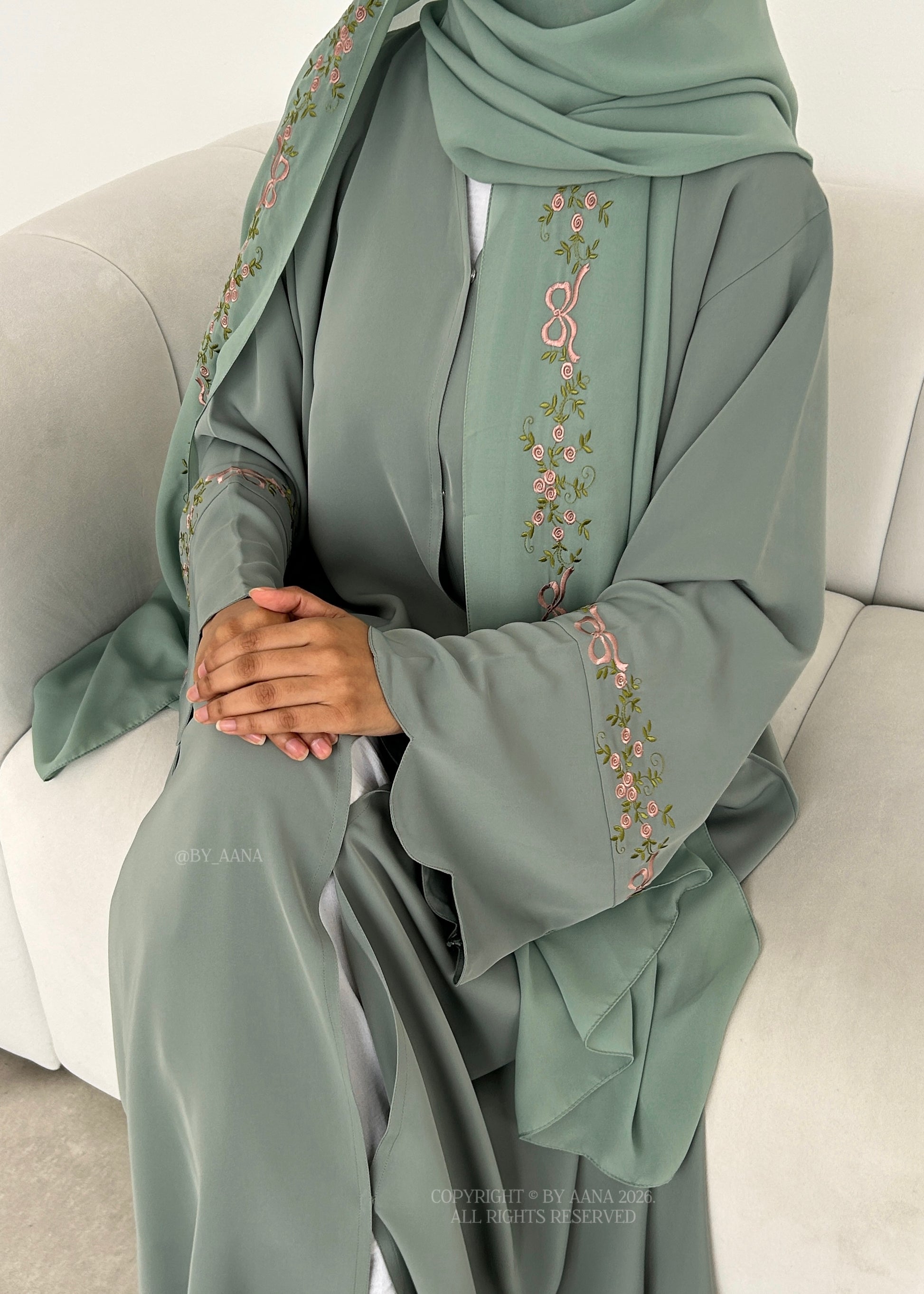 Rosette Abaya