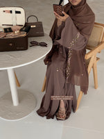 Load image into Gallery viewer, A/C Rosette x Flower &amp; Tulip With Maxi Hijab- Brown
