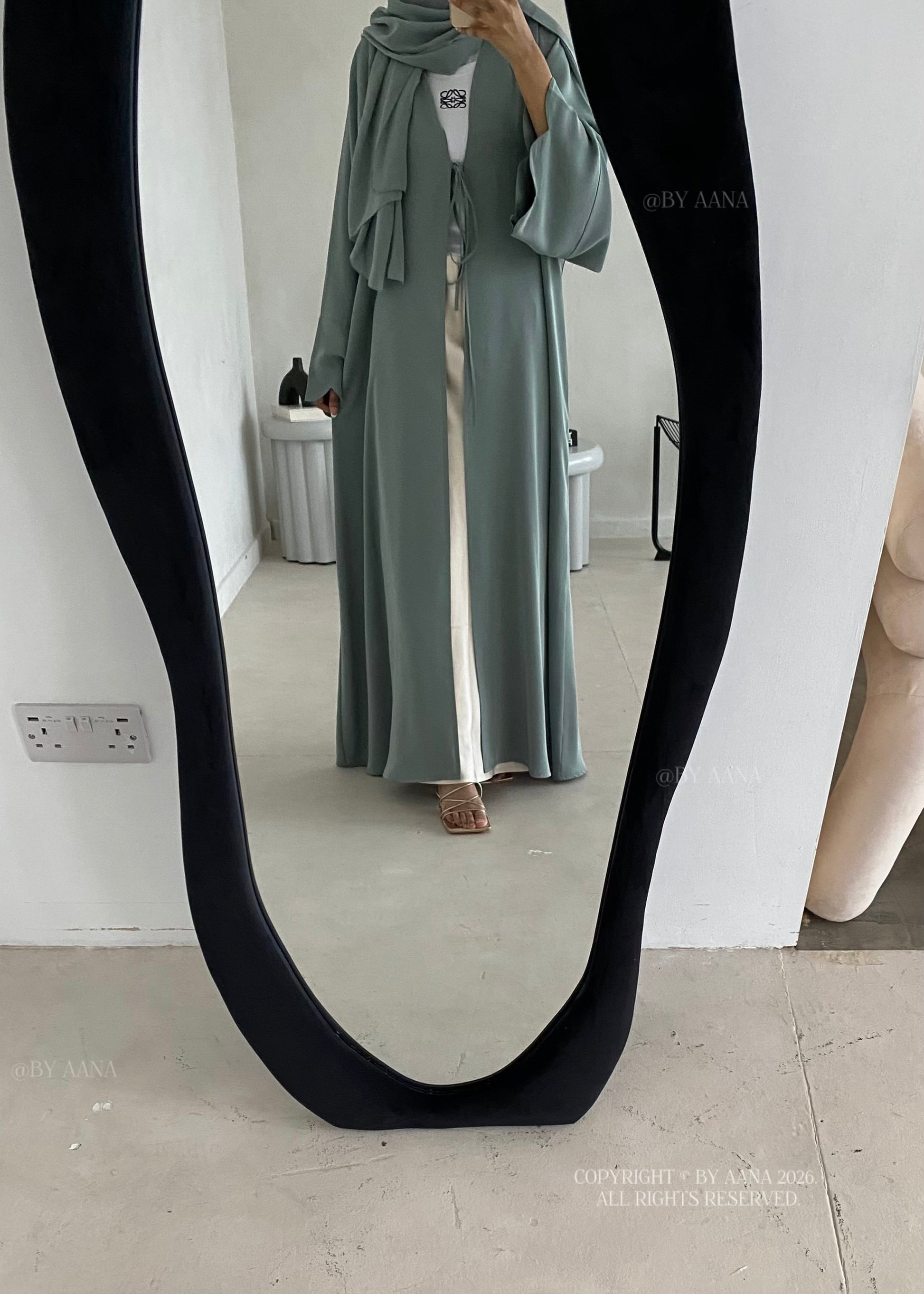 Forget Me Knot-Tie Abaya