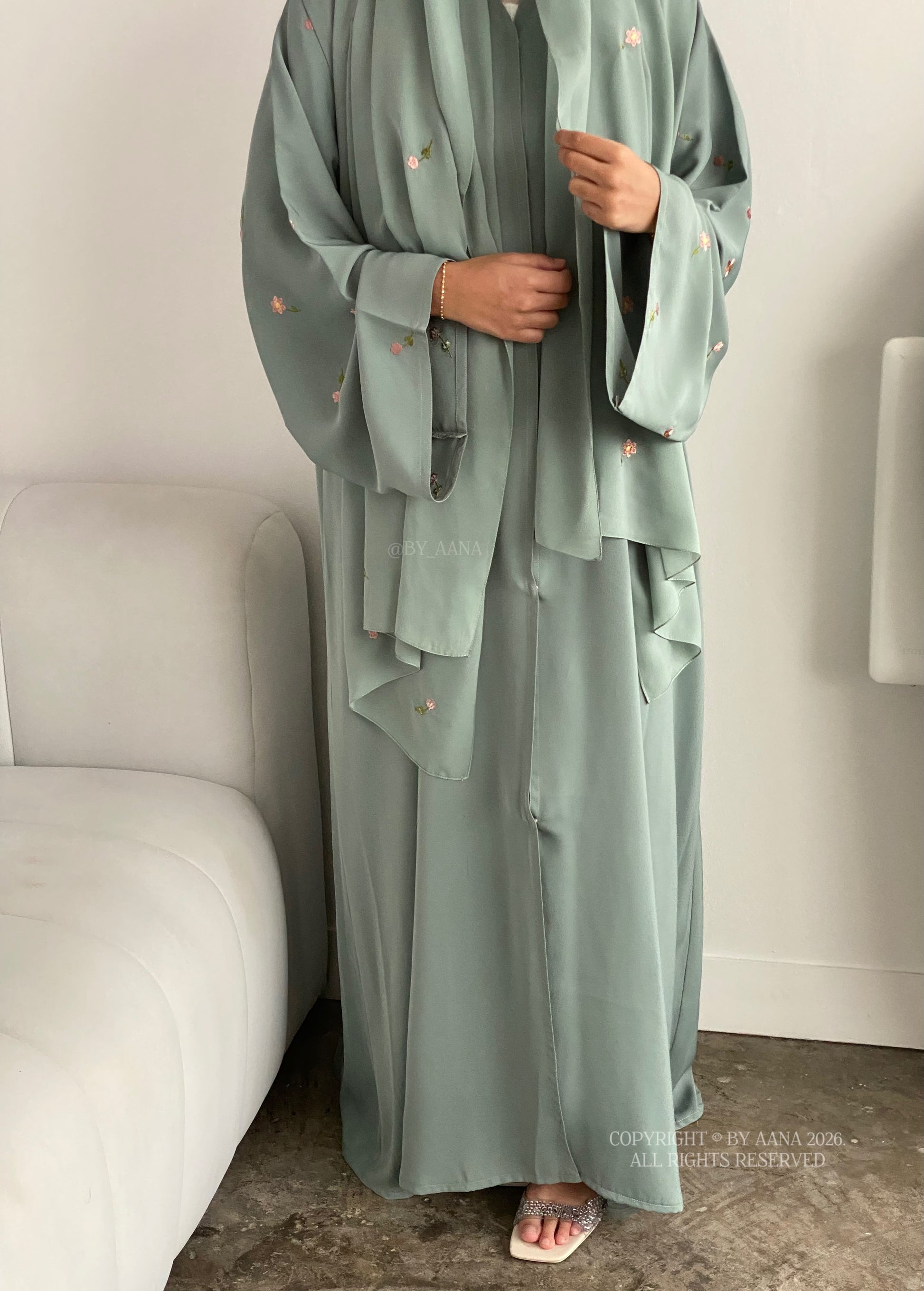 Flower & Tulip Abaya