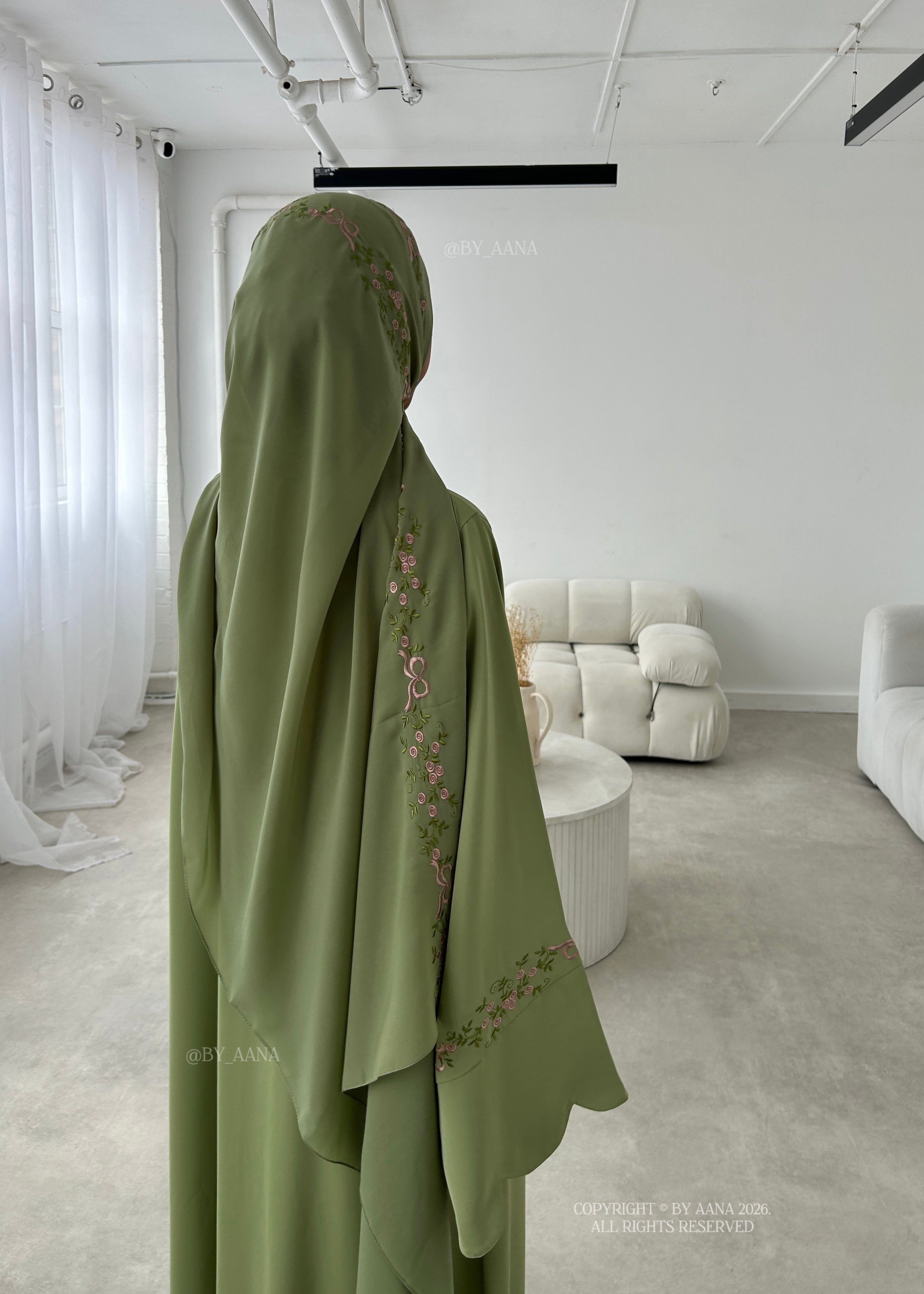 Rosette Abaya