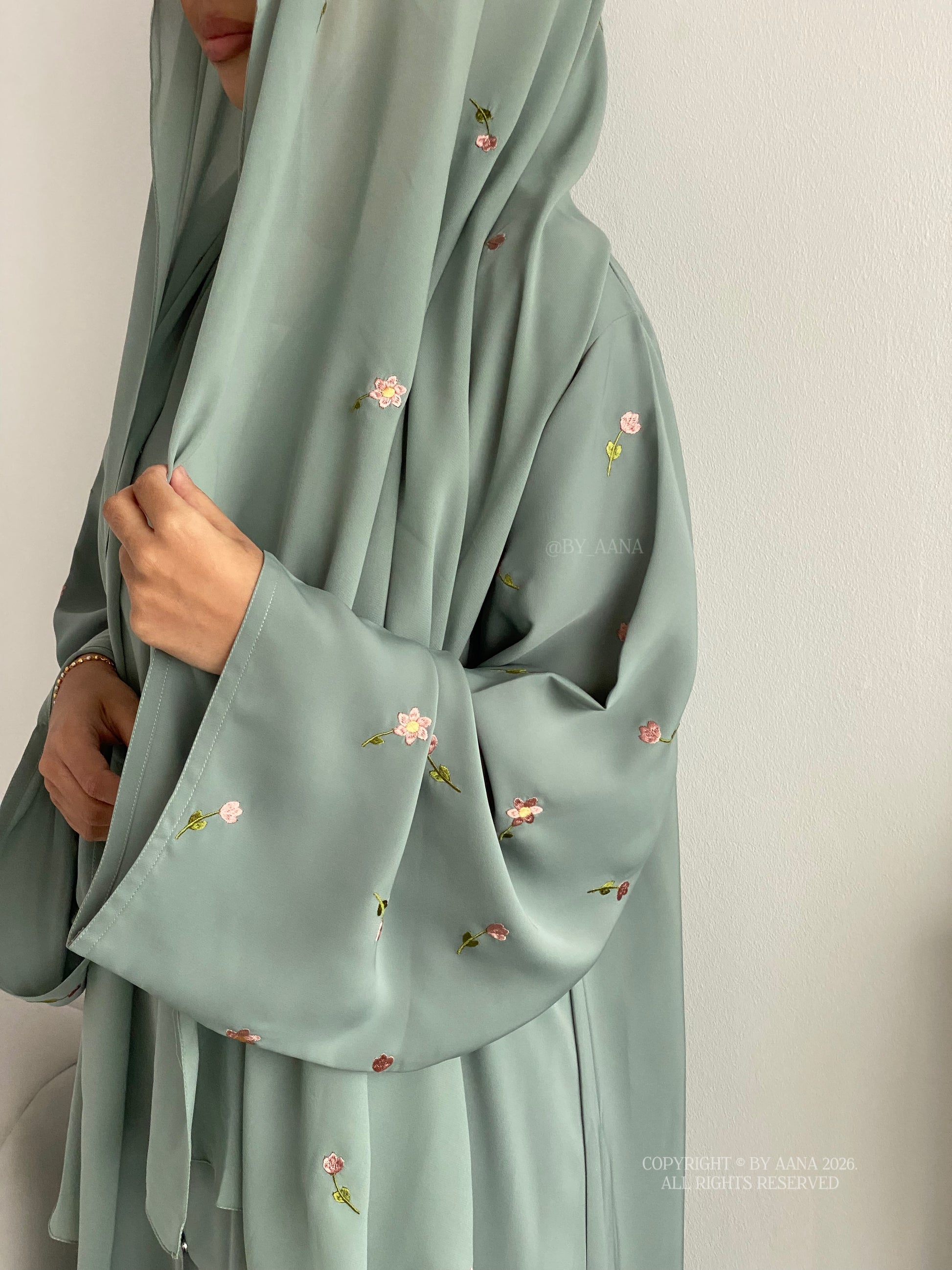 Flower & Tulip Abaya
