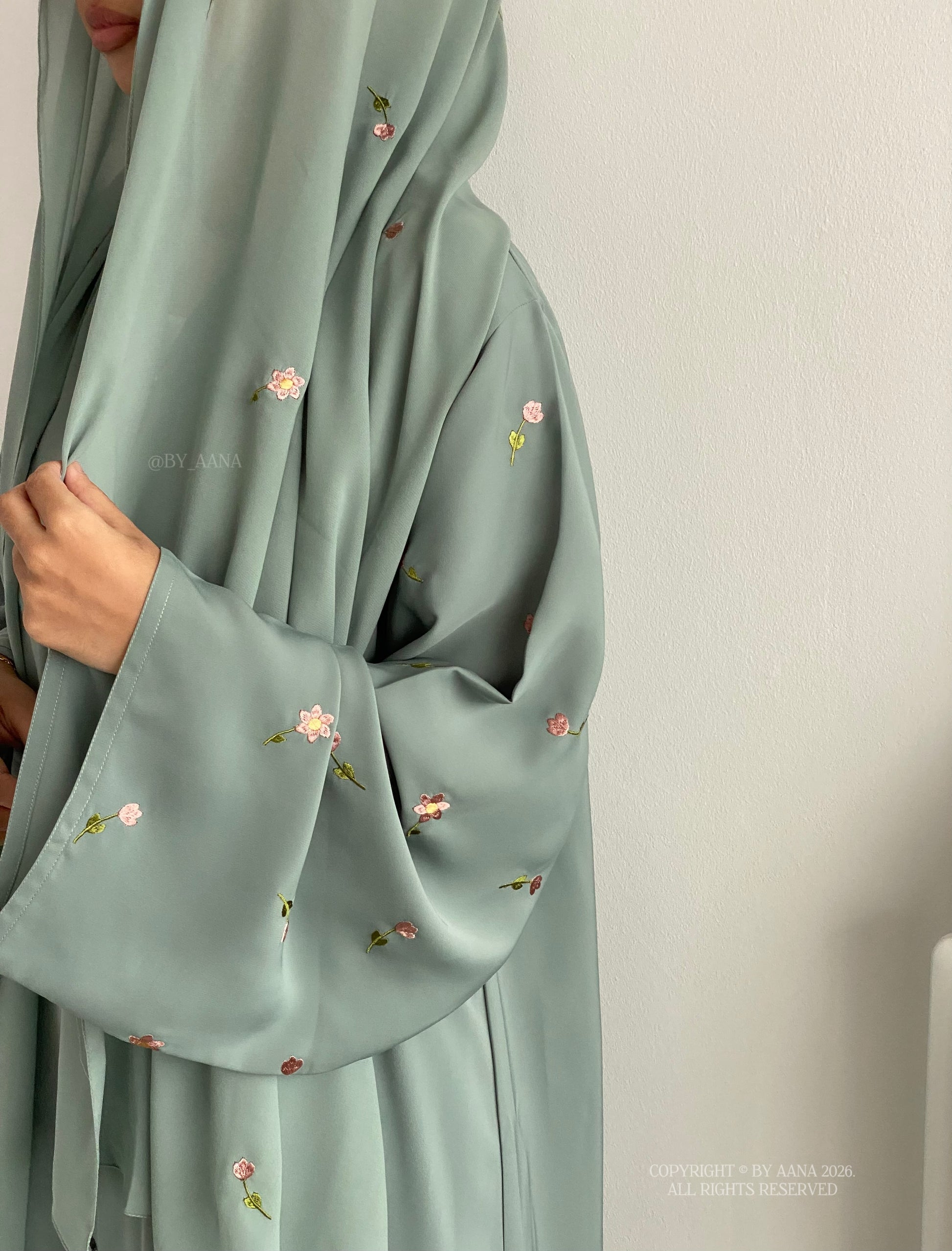 Flower & Tulip Abaya