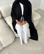 Load image into Gallery viewer, Forget Me Knot Abaya- Black
