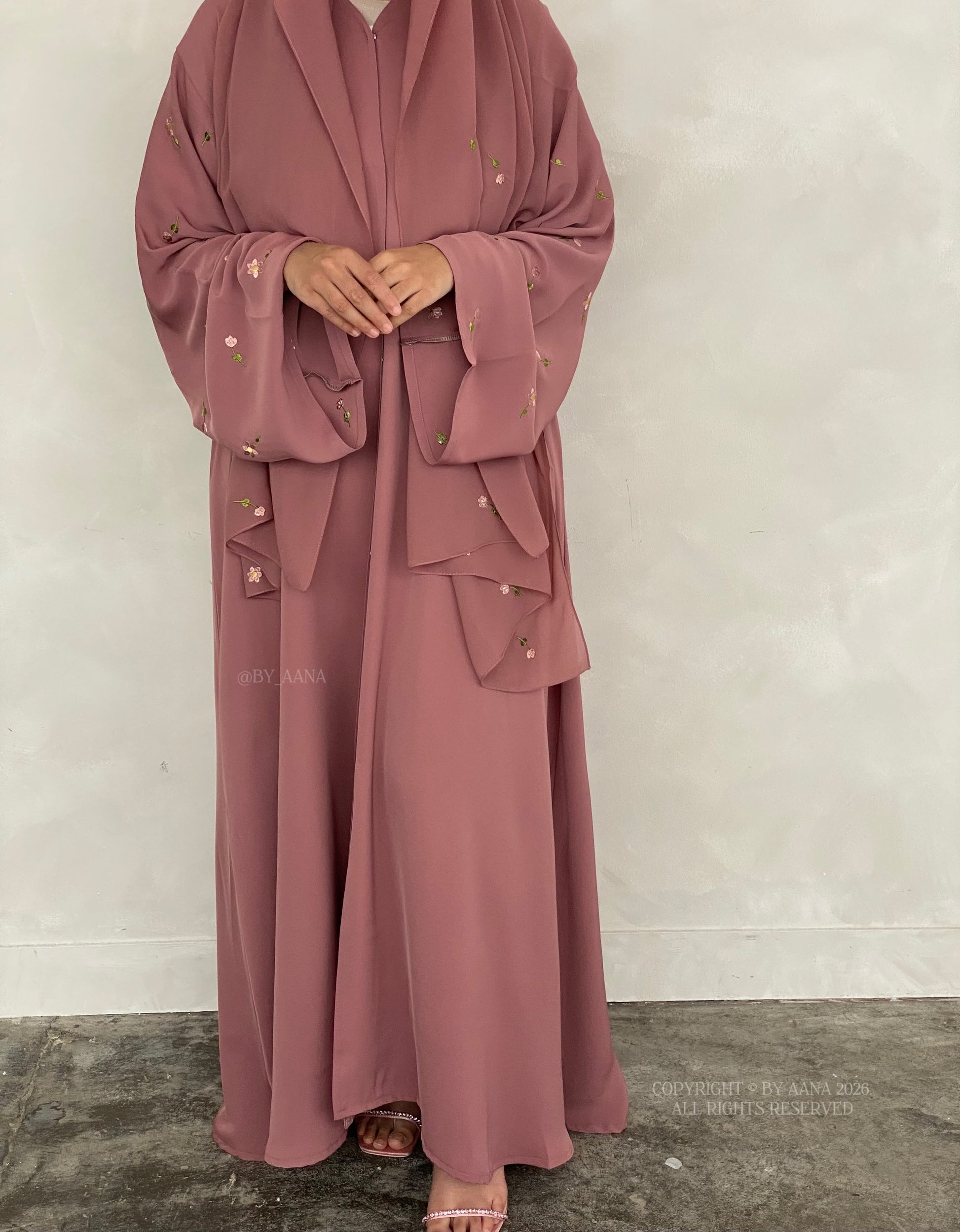 Flower & Tulip Abaya