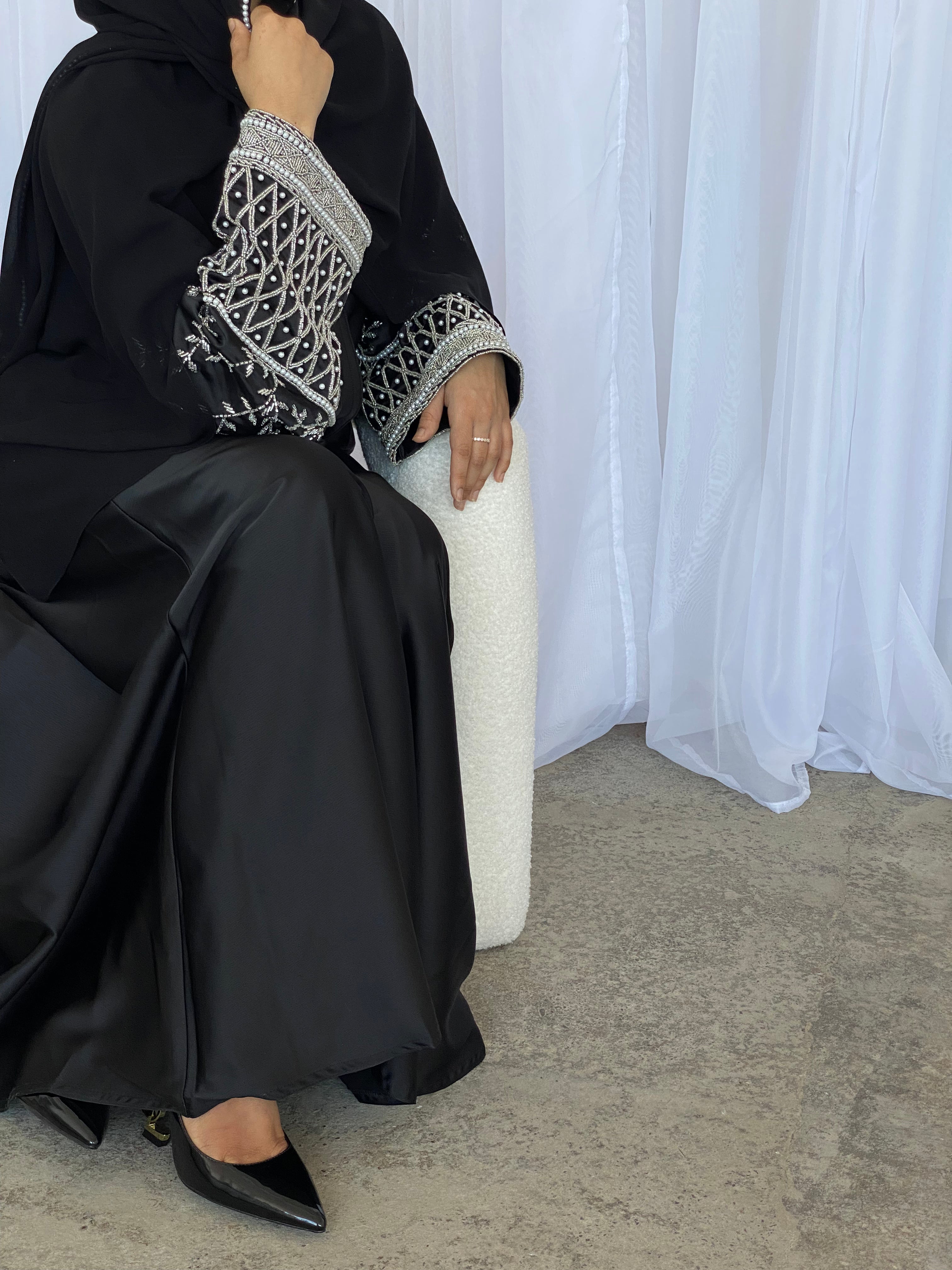 Lu’Lu Open Abaya- Black