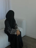 Load image into Gallery viewer, Lu’Lu Open Abaya- Black
