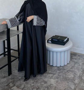 Lu’Lu Open Abaya- Black