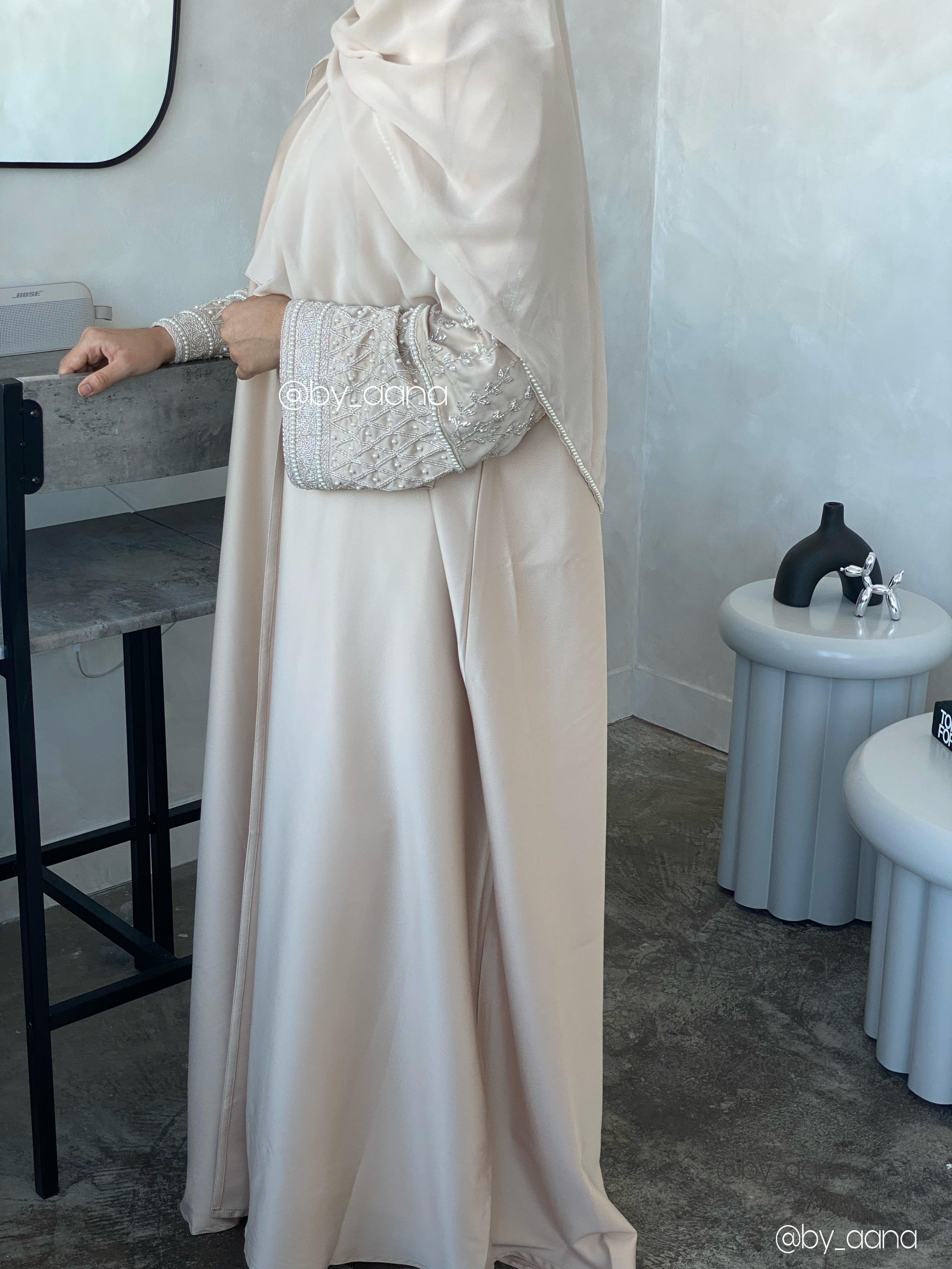 Lu’lu Open Abaya- Cream