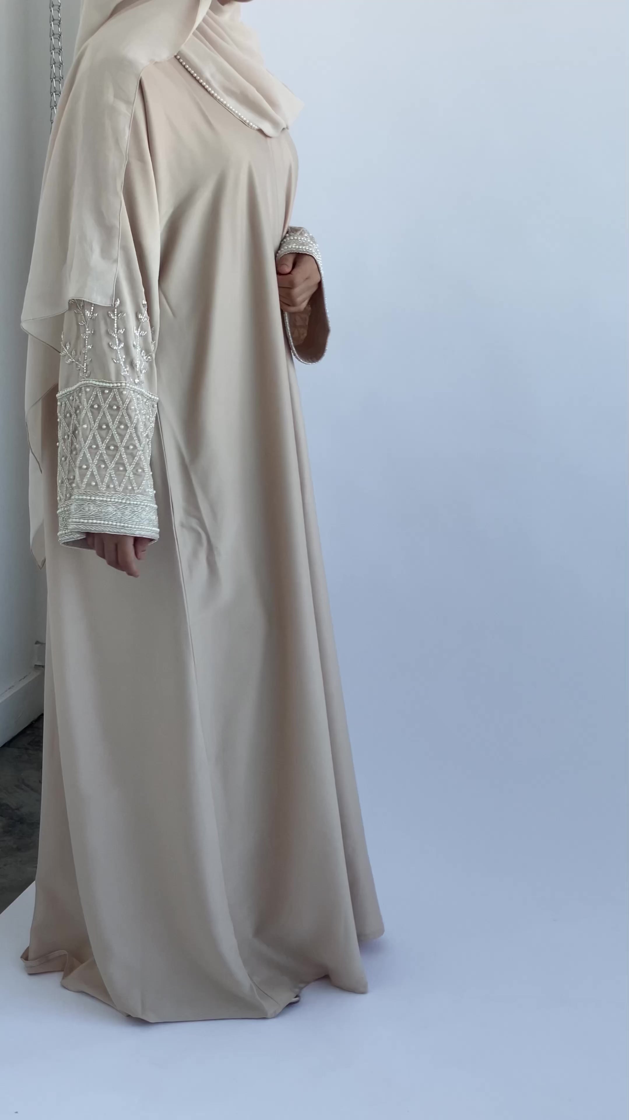 Lu’lu Open Abaya- Cream