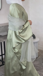 Load and play video in Gallery viewer, Tinkerbell Abaya- Batwing Abaya
