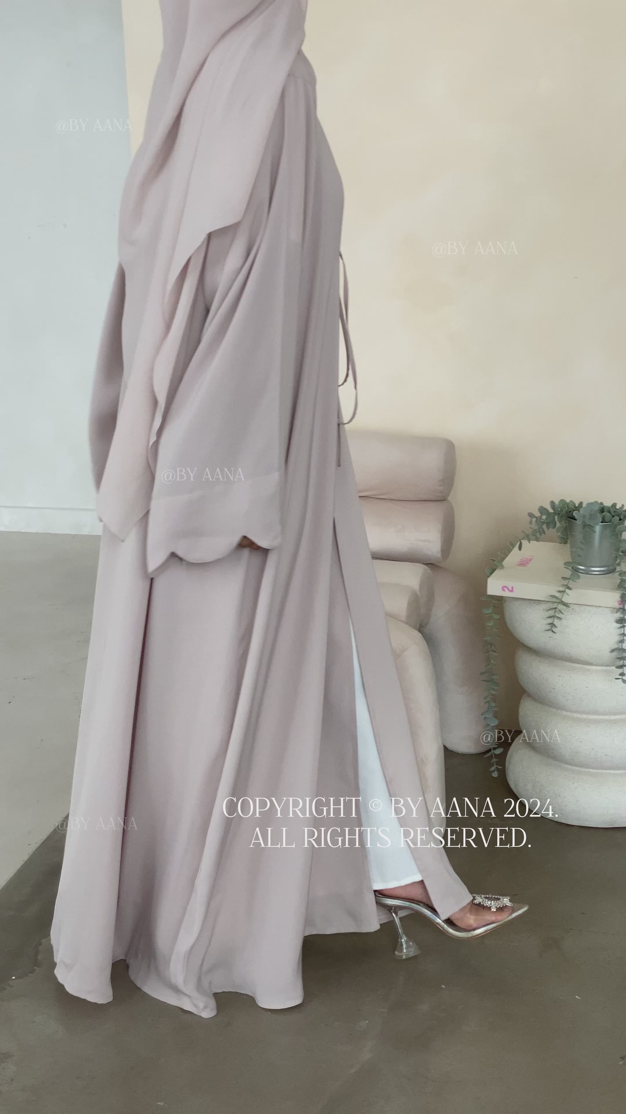 Forget Me Knot Abaya- Greige