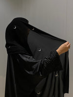 Load image into Gallery viewer, Moon Hijab- Black And White
